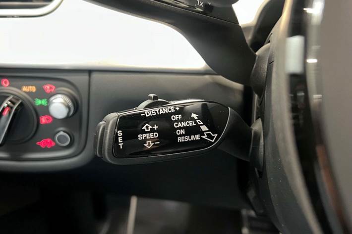 Sort Audi S8 fra 2014