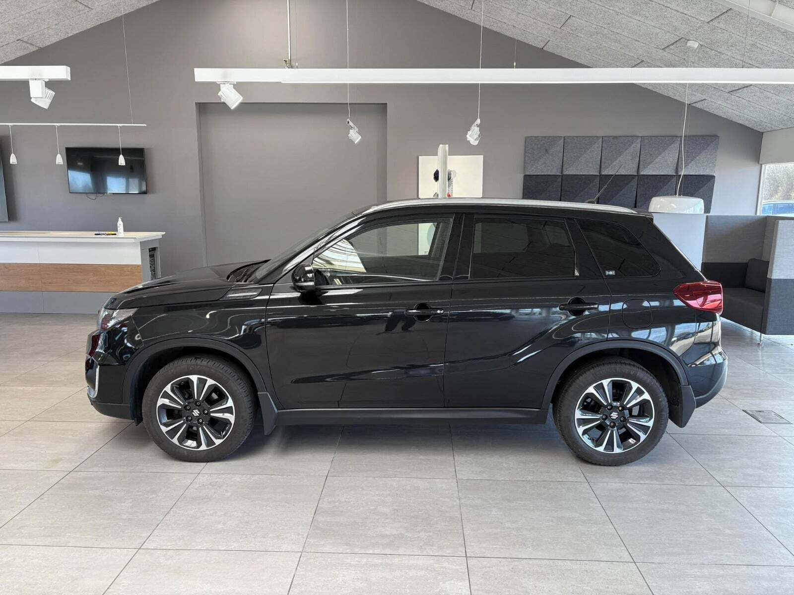 Sort Suzuki Vitara fra 2021