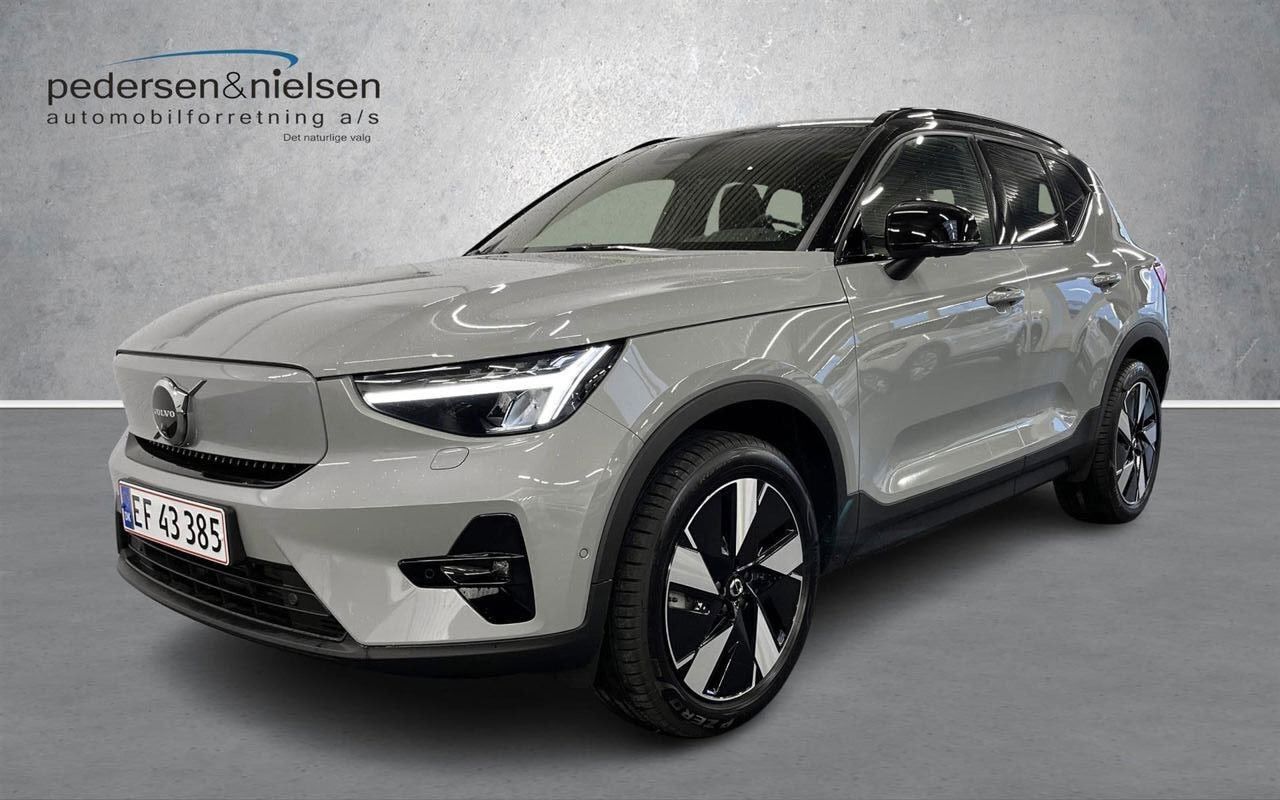 Grå Volvo EX40 fra 2025
