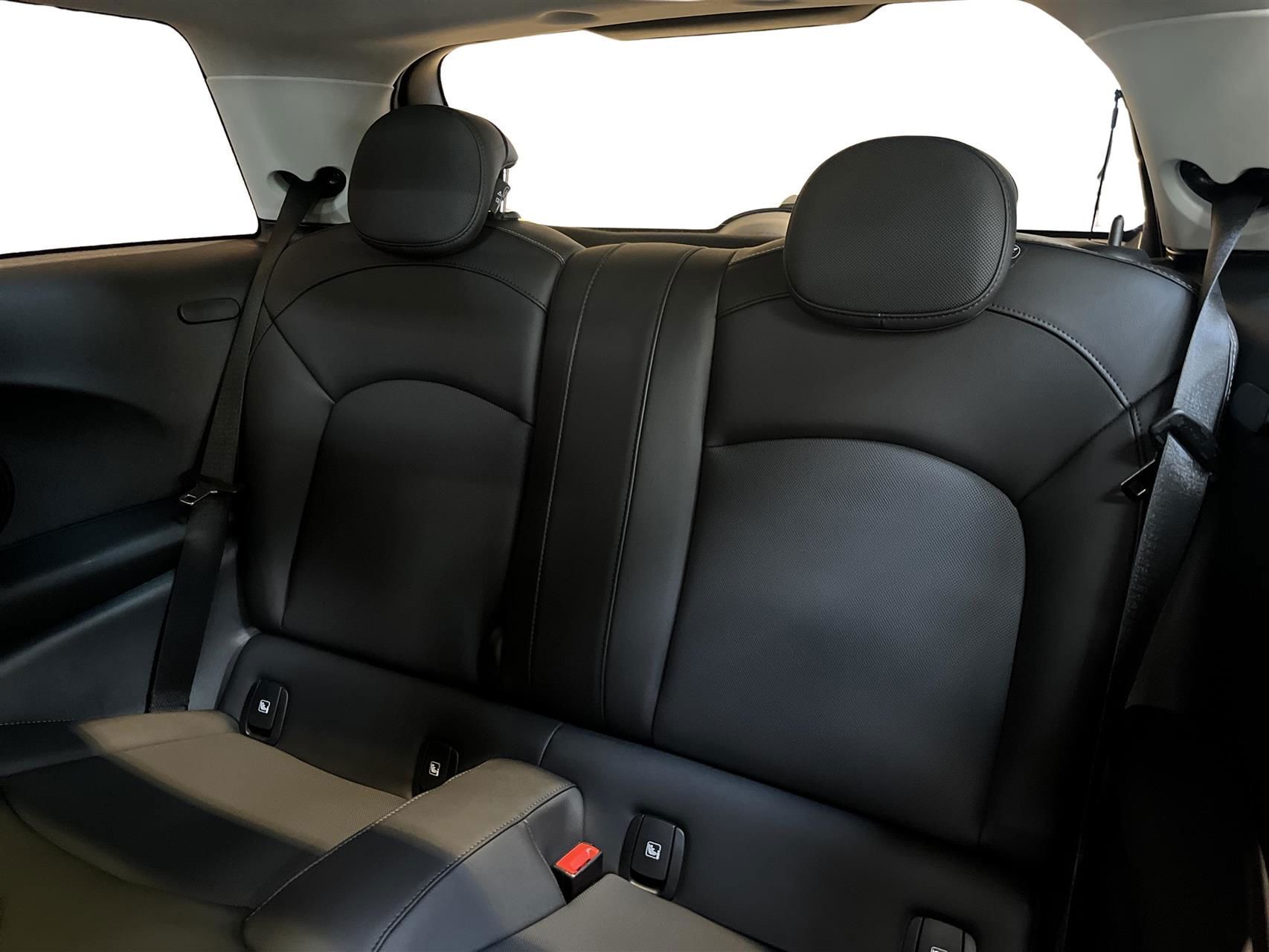 Hvid Mini Cooper fra 2022