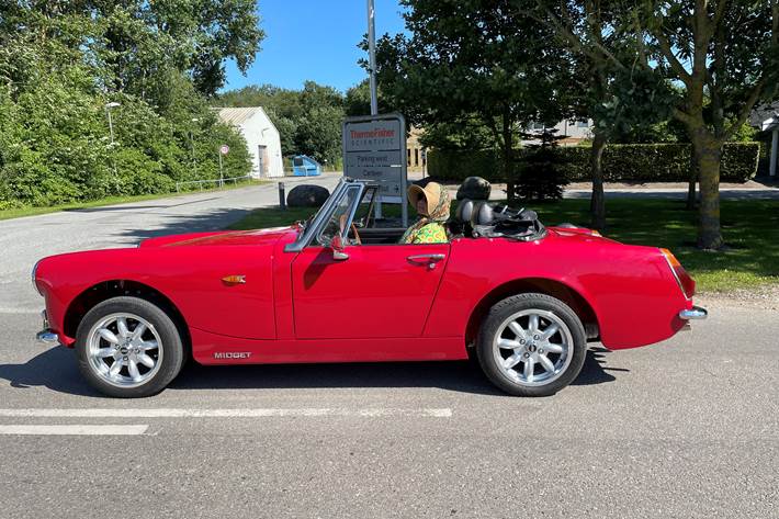 Rød MG Midget fra 1970
