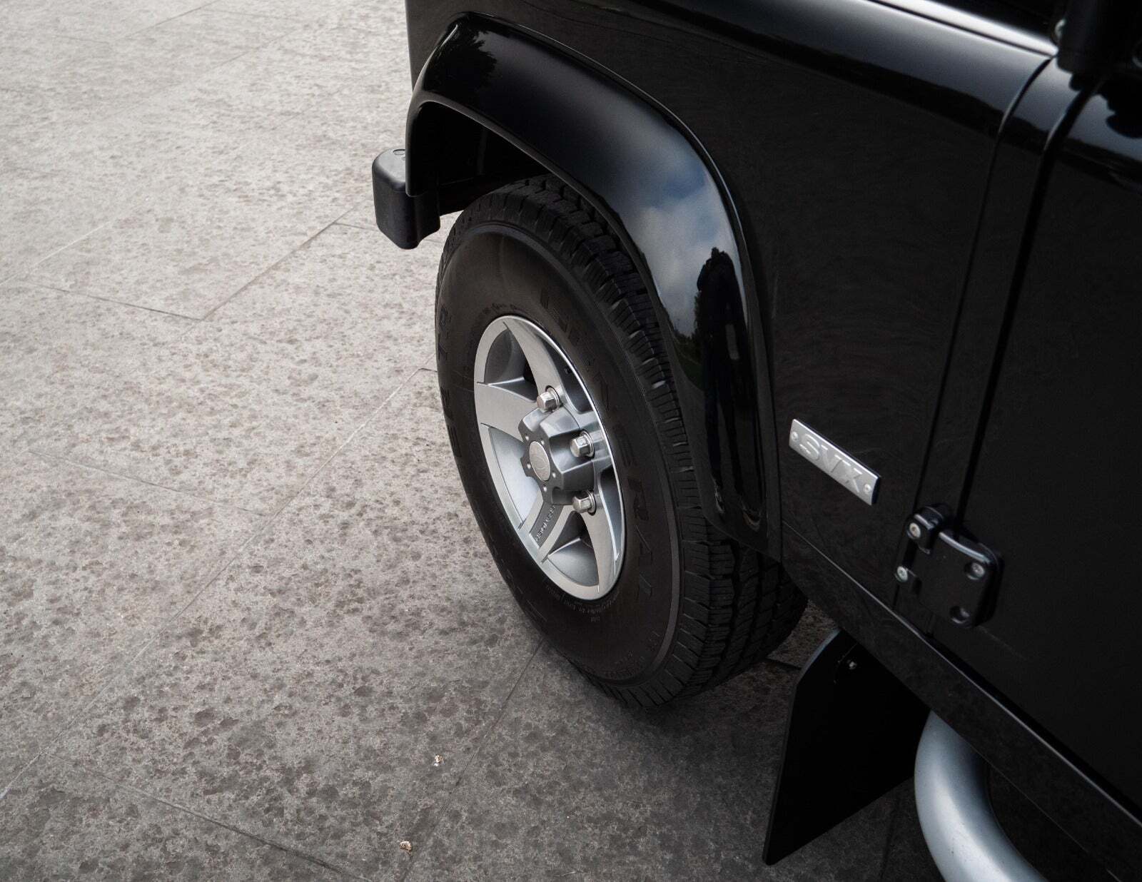 Land Rover Defender 90 2,4 TD4 SVX 60th Anniversary Edition