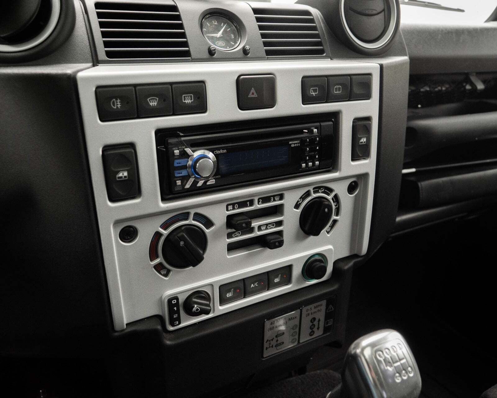 Sort Land Rover Defender 90 fra 2010