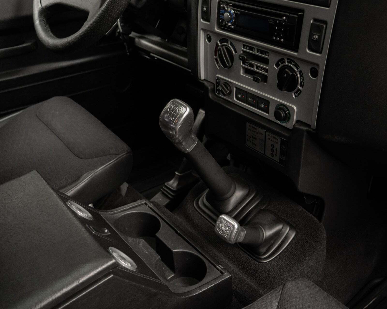 Sort Land Rover Defender 90 fra 2010