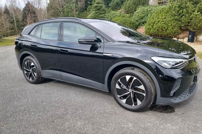 Sort VW ID.4 fra 2022 set udefra