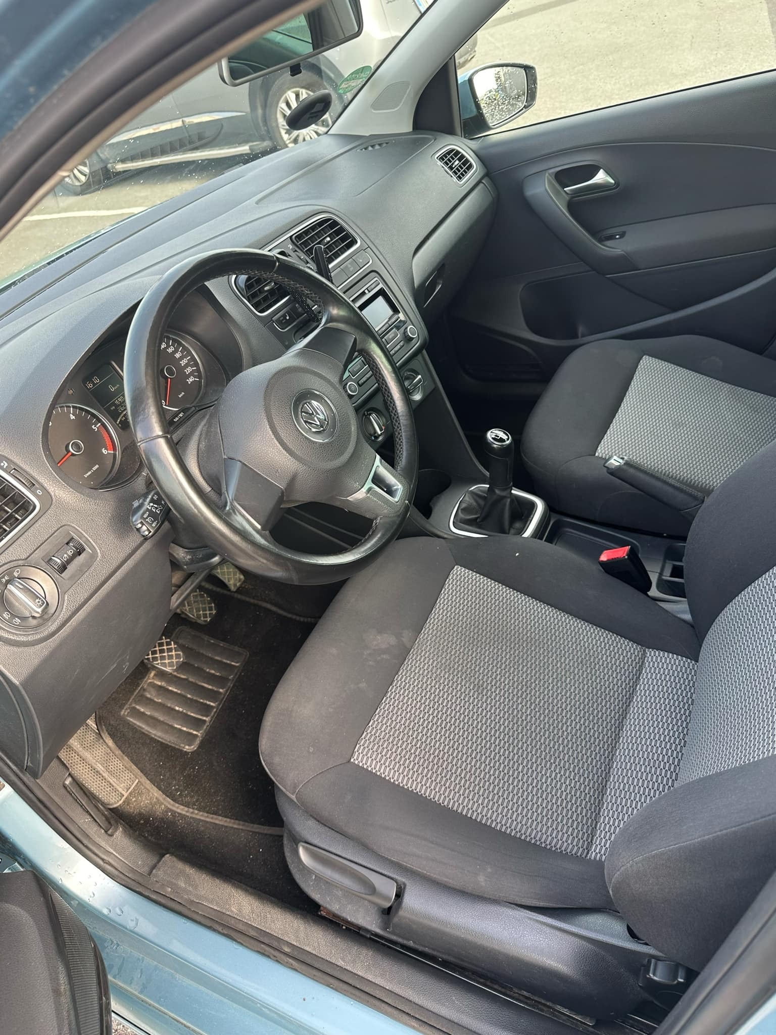 Blå VW Polo fra 2011