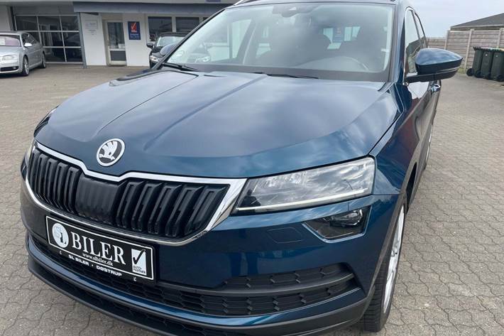 Blå Skoda Karoq fra 2020