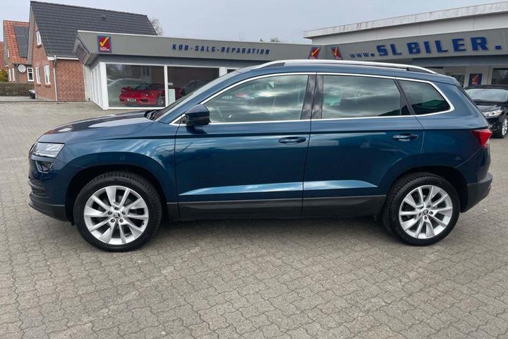 Blå Skoda Karoq fra 2020