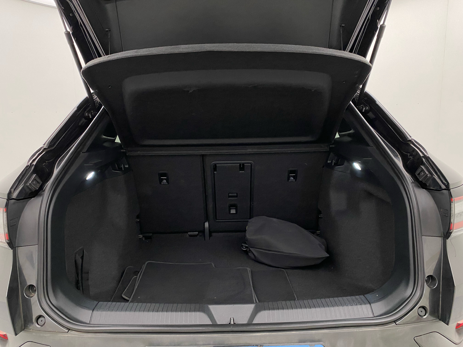 Grå VW ID.4 fra 2021