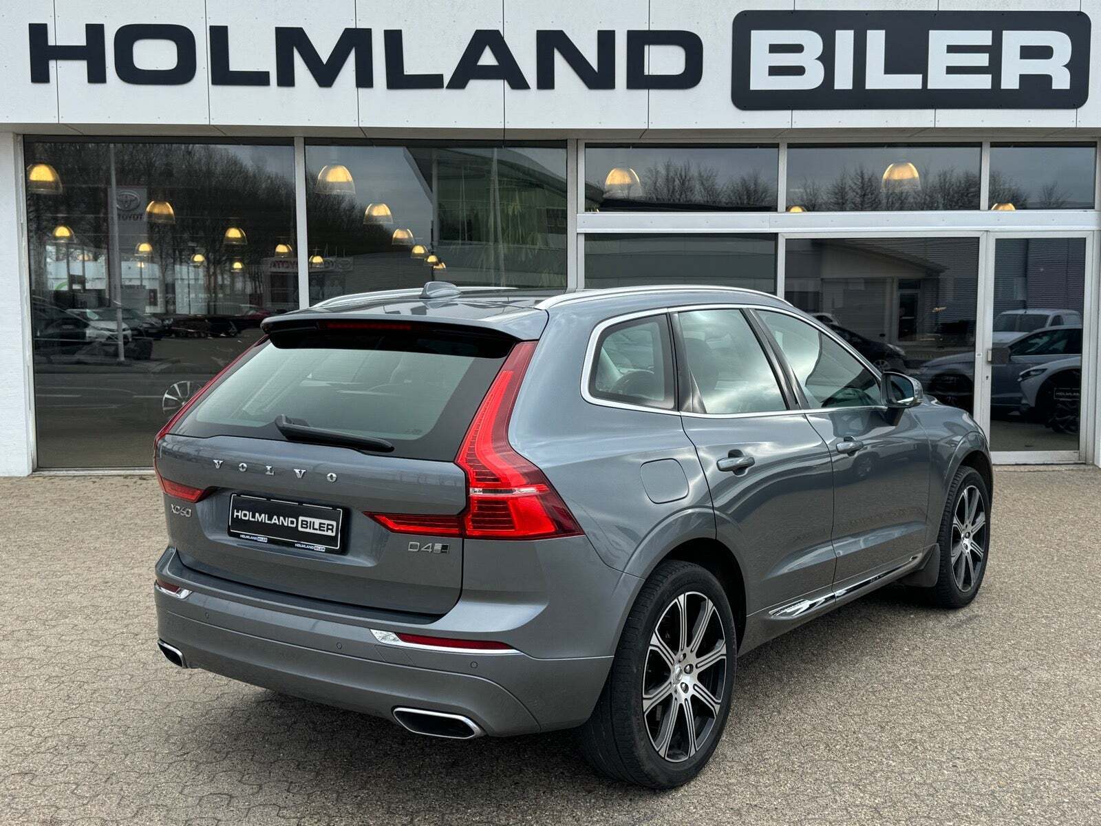 Grå Volvo XC60 fra 2018