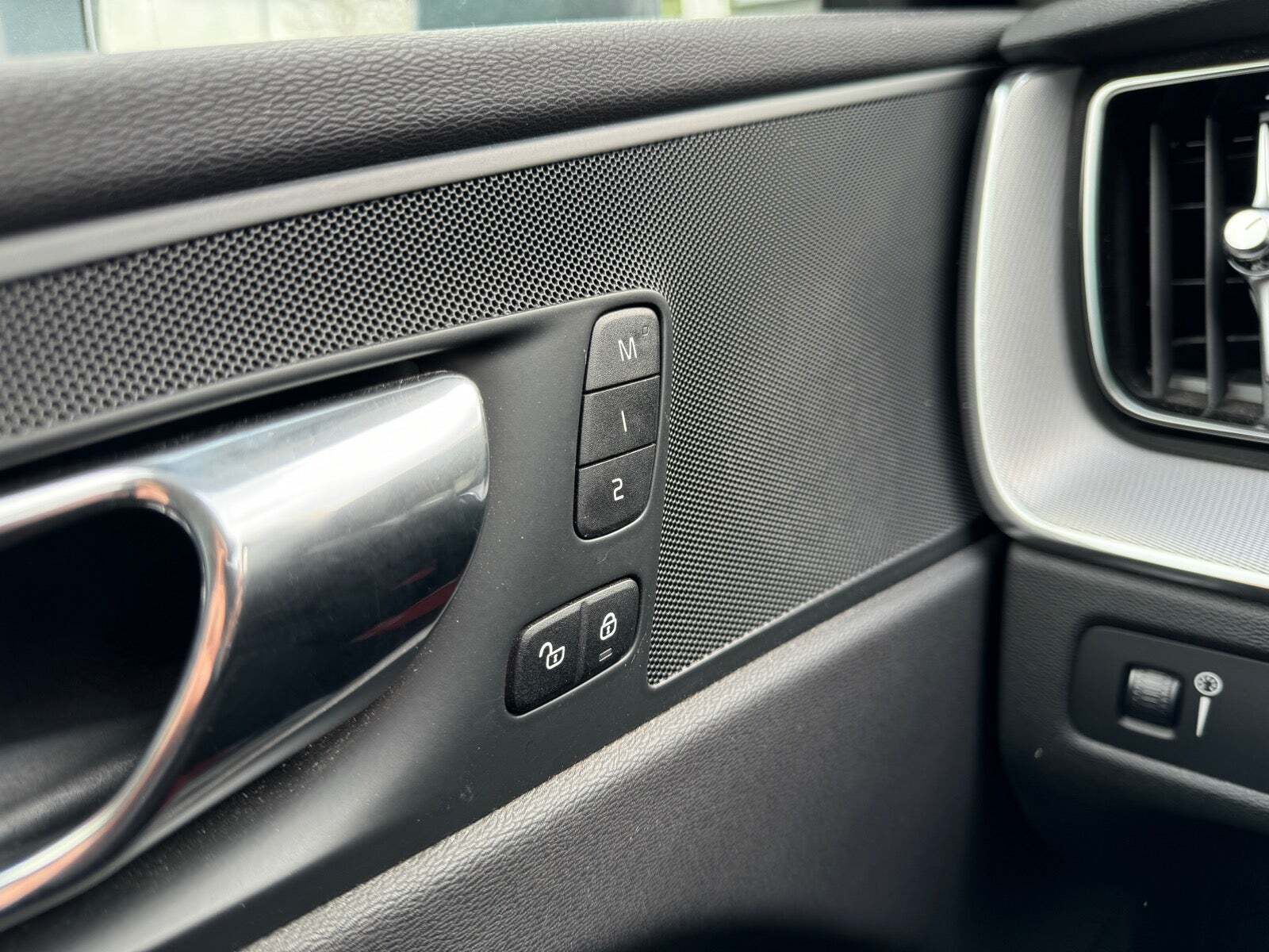 Grå Volvo XC60 fra 2018