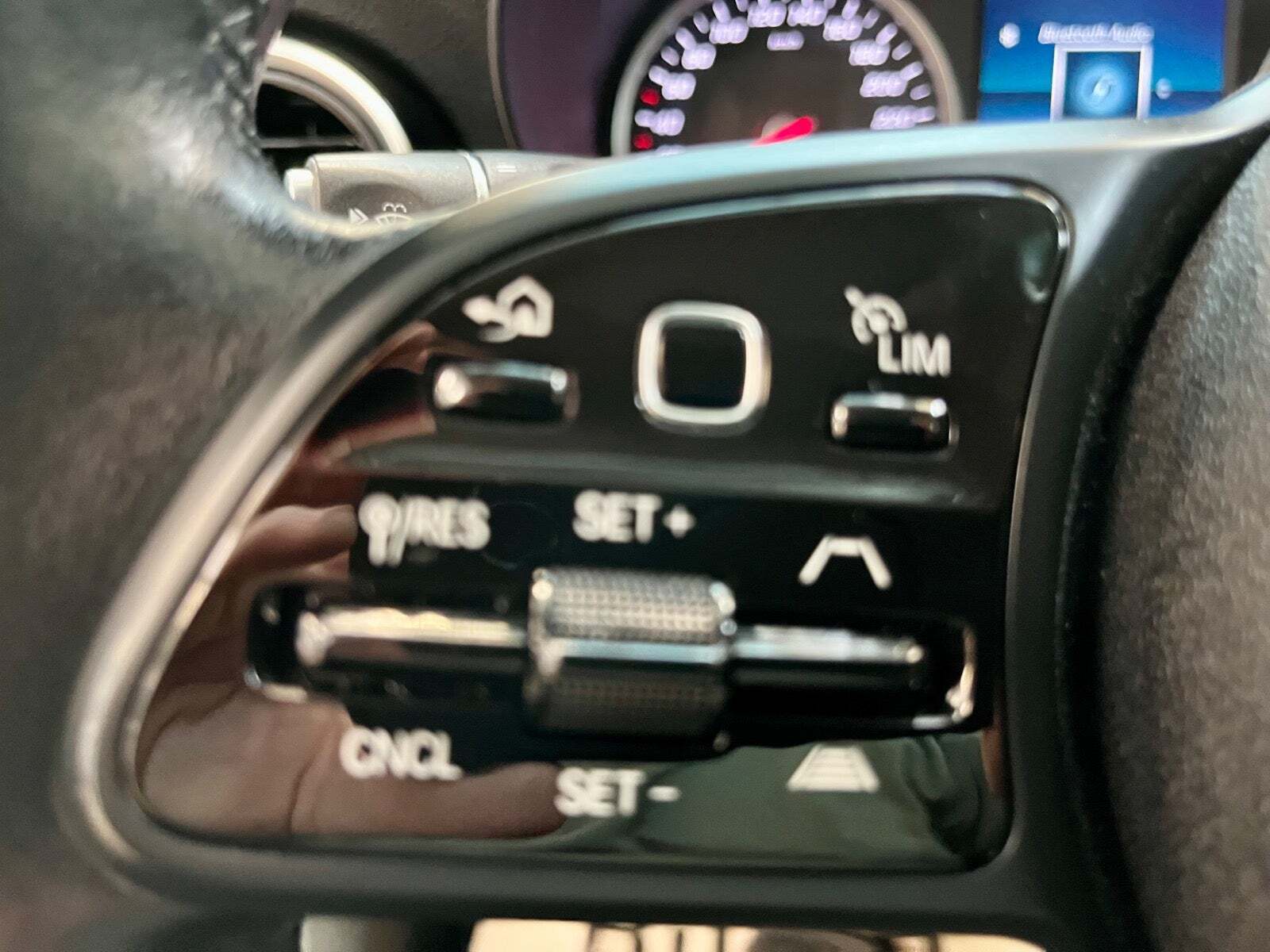 Sort Mercedes C300 de fra 2020