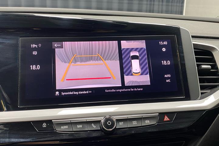 Grå Opel Grandland fra 2022