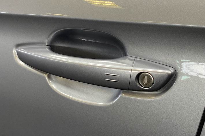 Grå Opel Grandland fra 2022