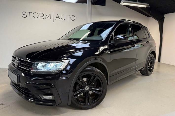 Sort VW Tiguan fra 2020 set udefra
