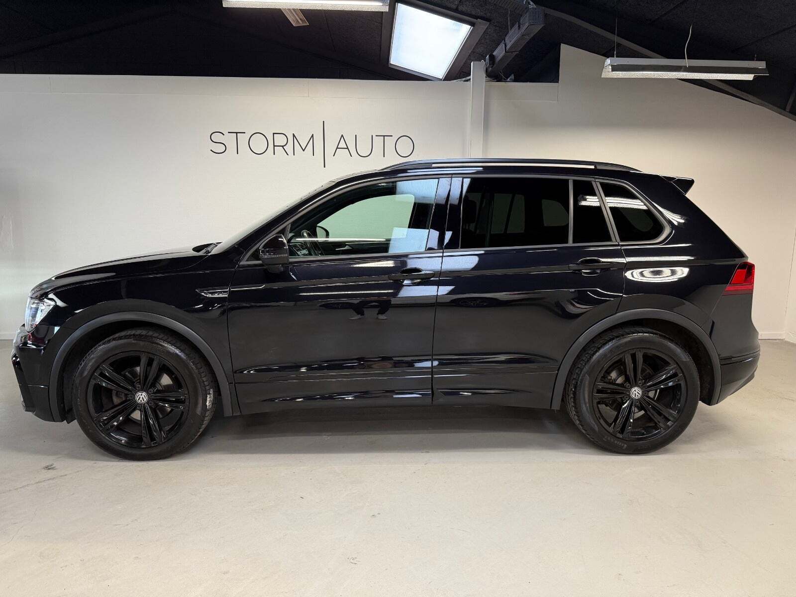 Sort VW Tiguan fra 2020