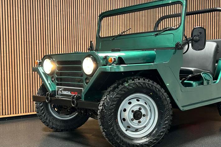 Grøn Ford Mutt 151 fra 1968 set udefra