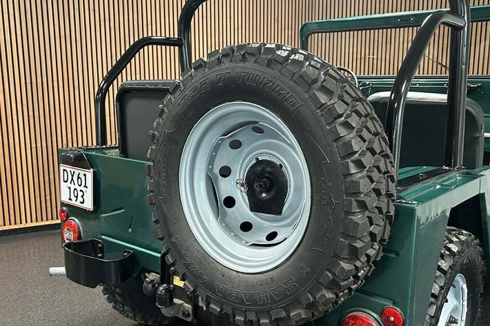 Grøn Ford Mutt 151 fra 1968 set udefra