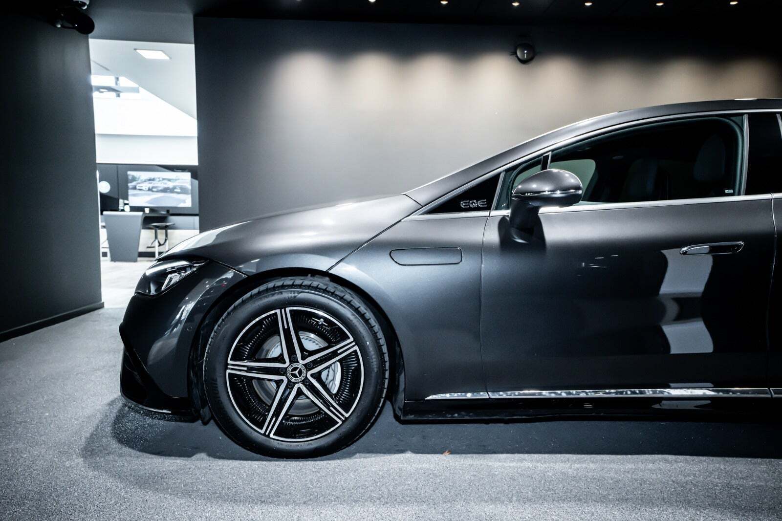 Mercedes EQE350