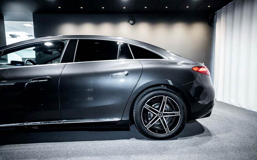 Mercedes EQE350