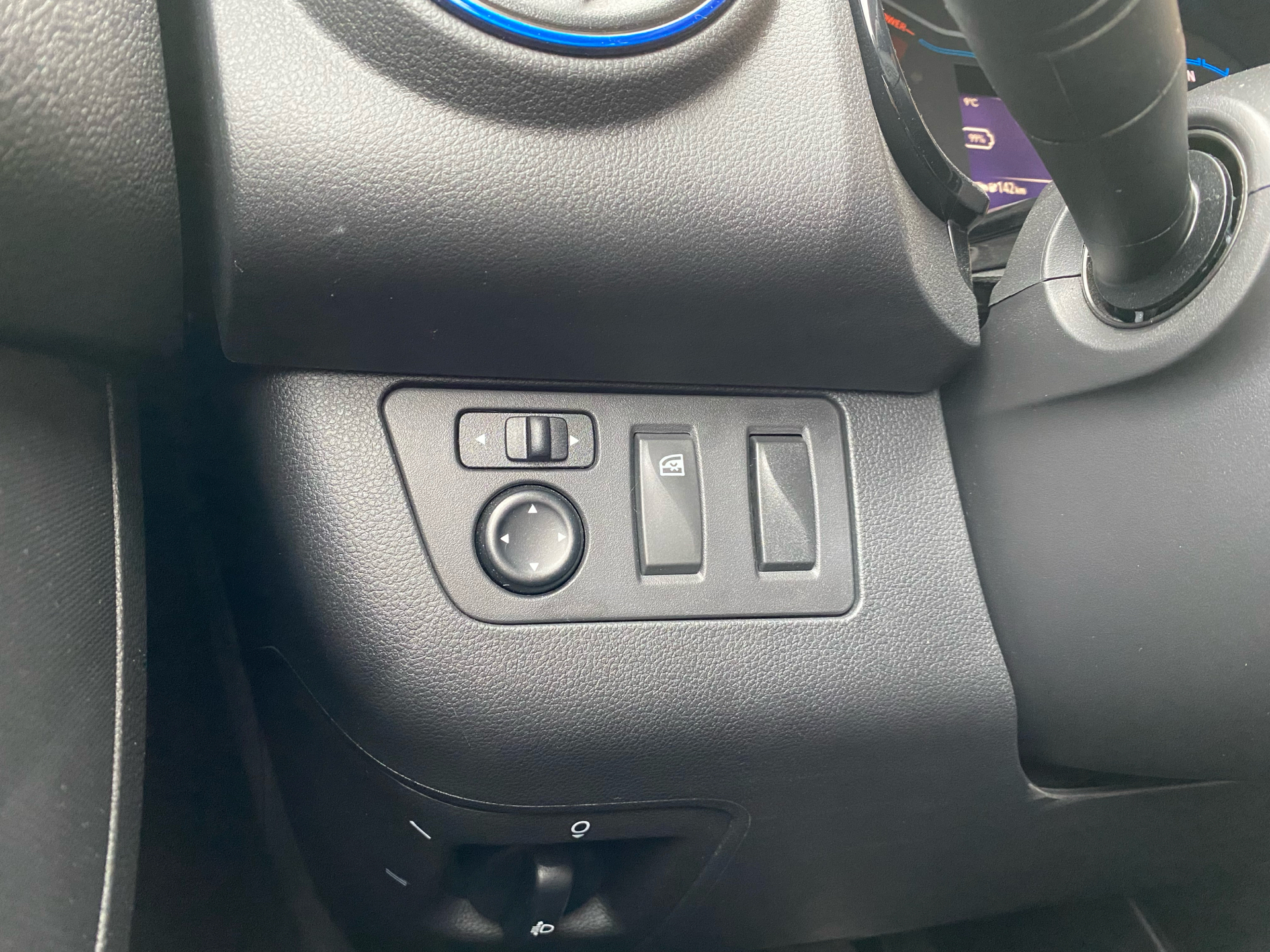 Rød Dacia Spring fra 2023