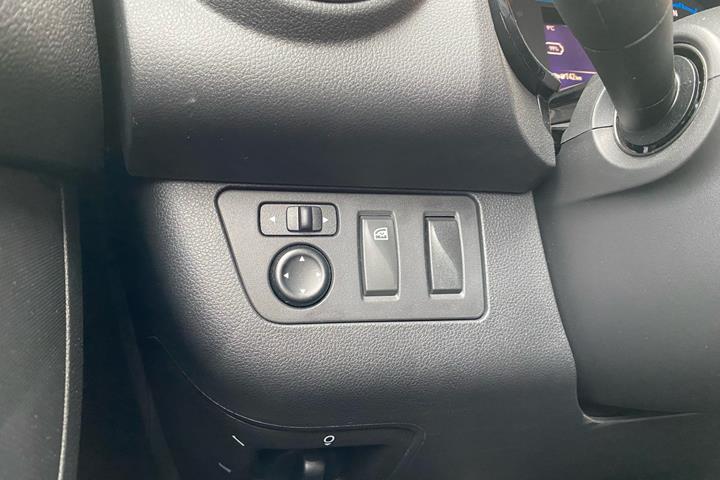 Rød Dacia Spring fra 2023