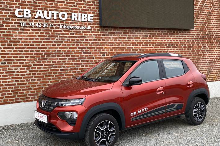 Rød Dacia Spring fra 2023 set udefra