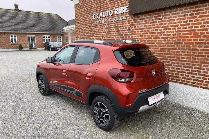 Rød Dacia Spring fra 2023