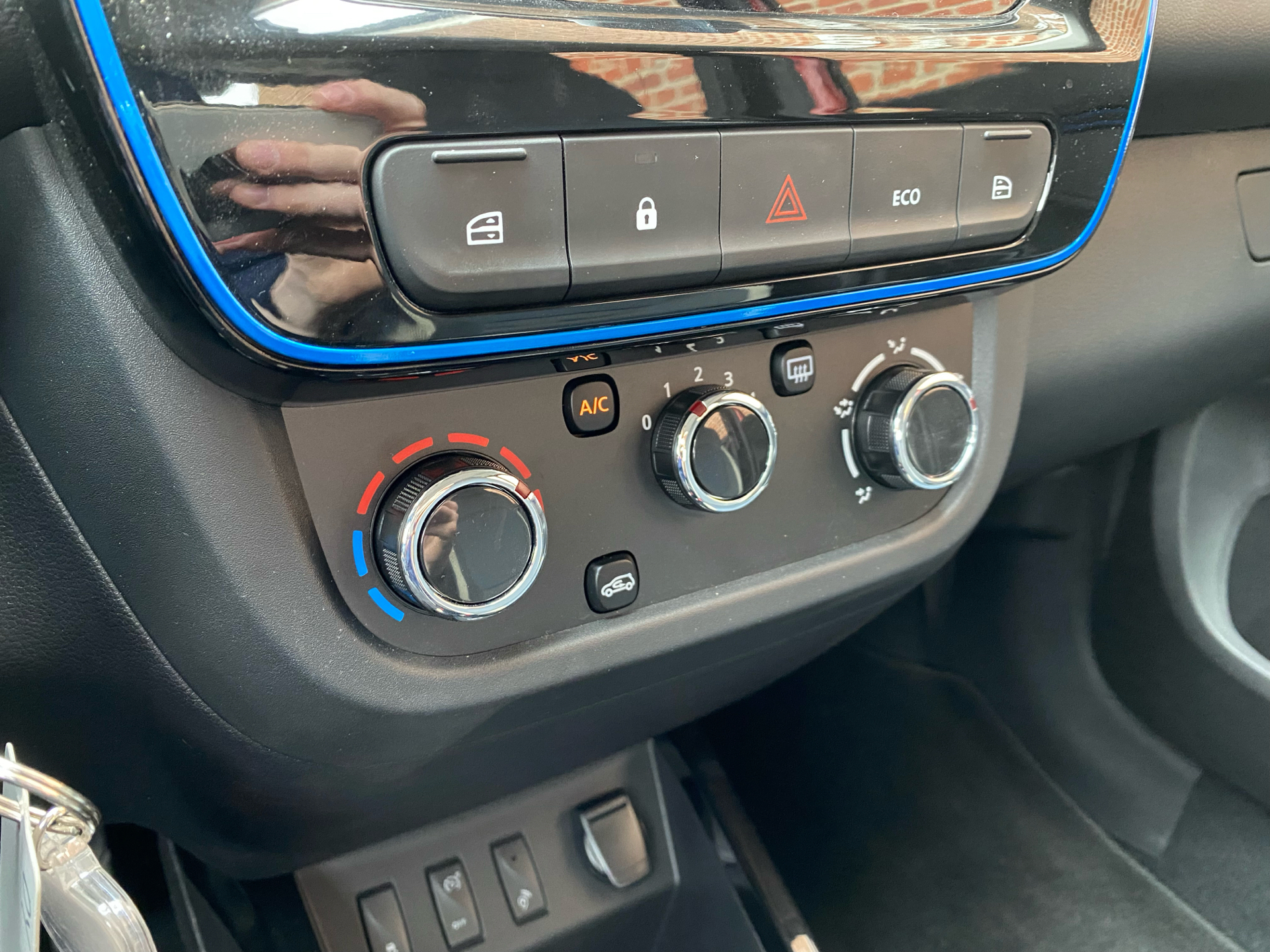 Rød Dacia Spring fra 2023