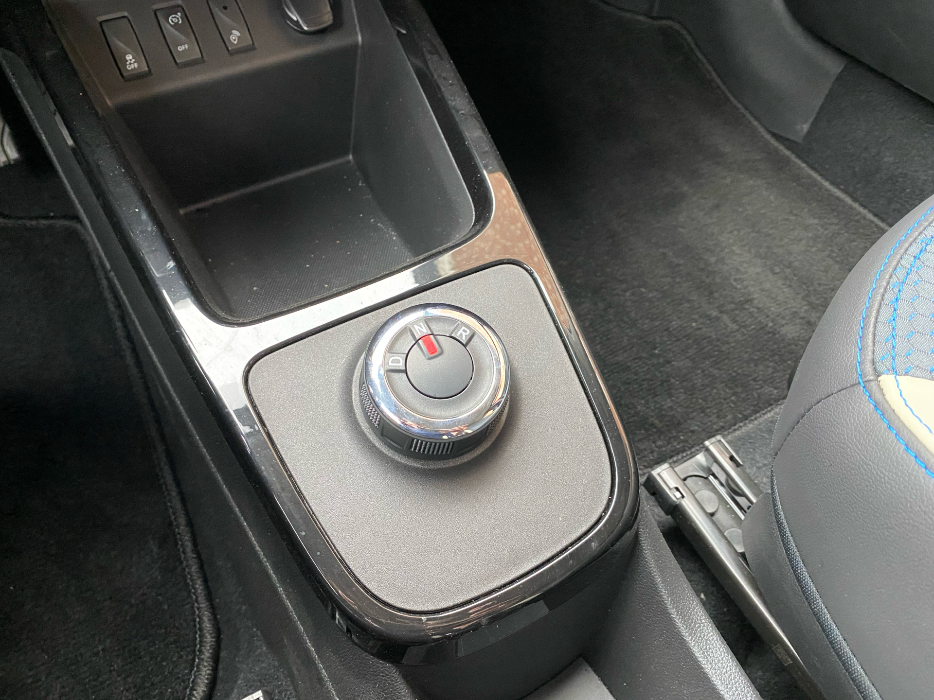 Rød Dacia Spring fra 2023