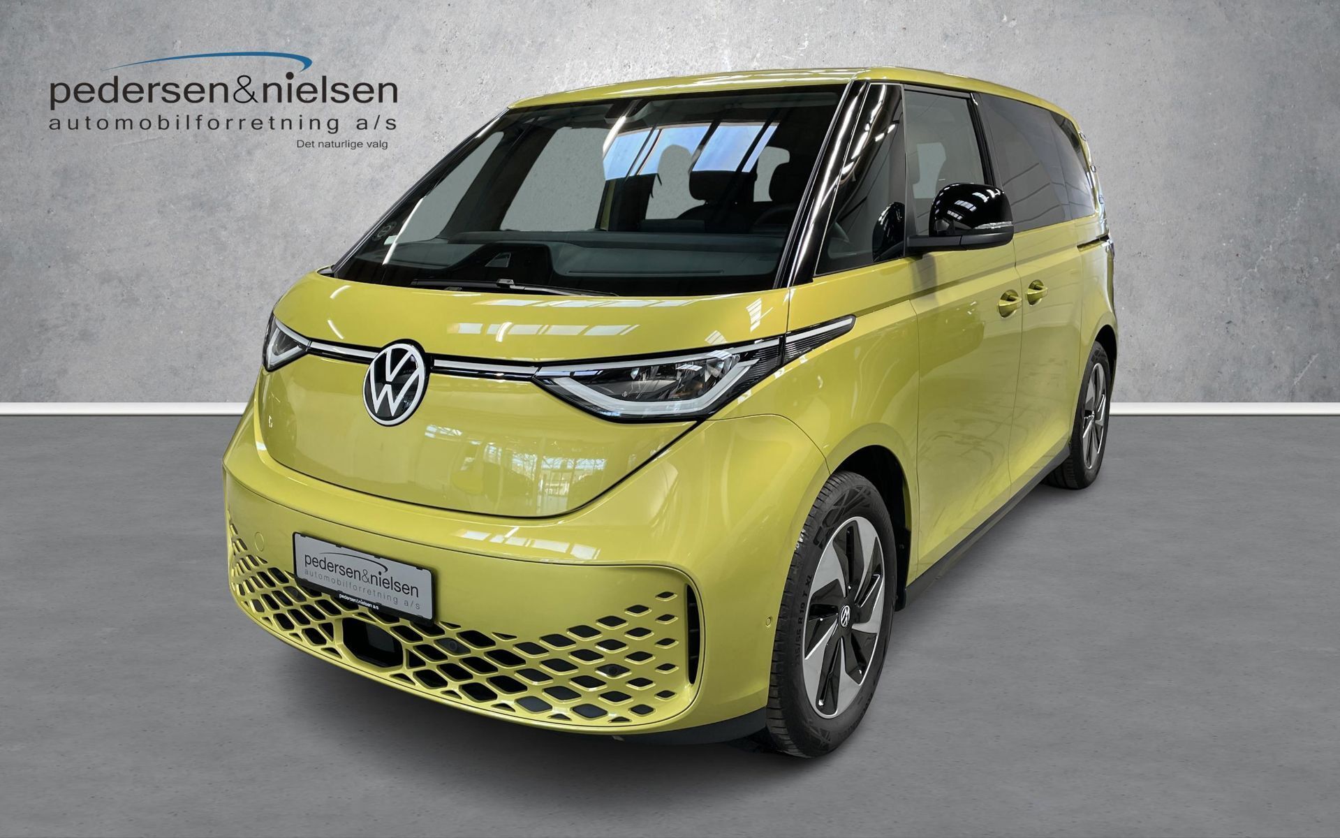 Grøn VW ID.Buzz fra 2024 set udefra