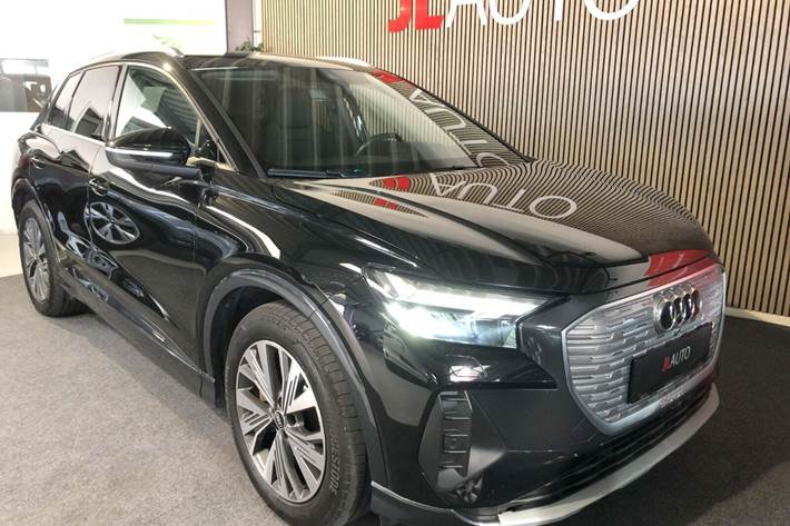 Sort Audi Q4 e-tron fra 2022 set udefra