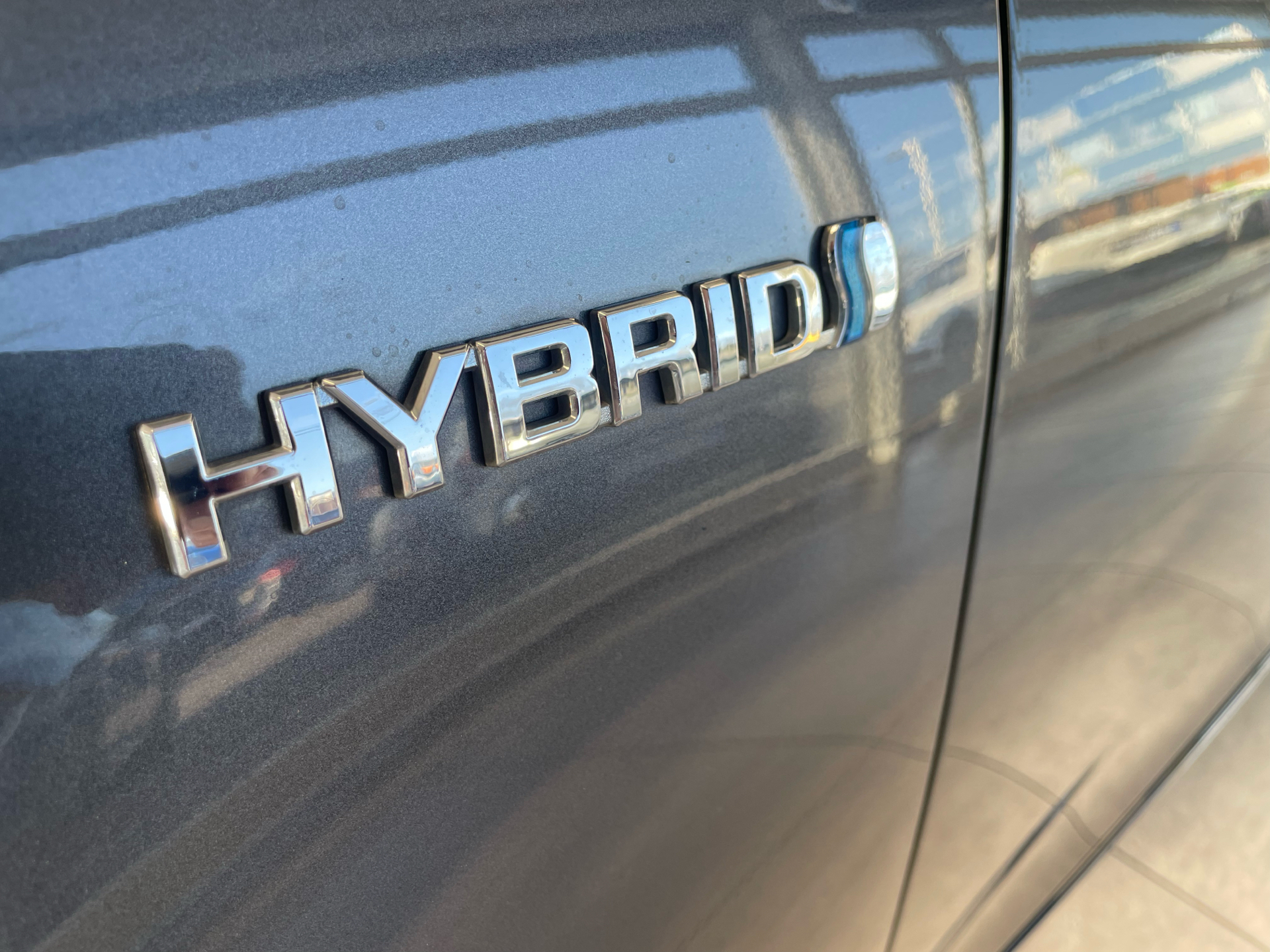 Grå Toyota Yaris fra 2017