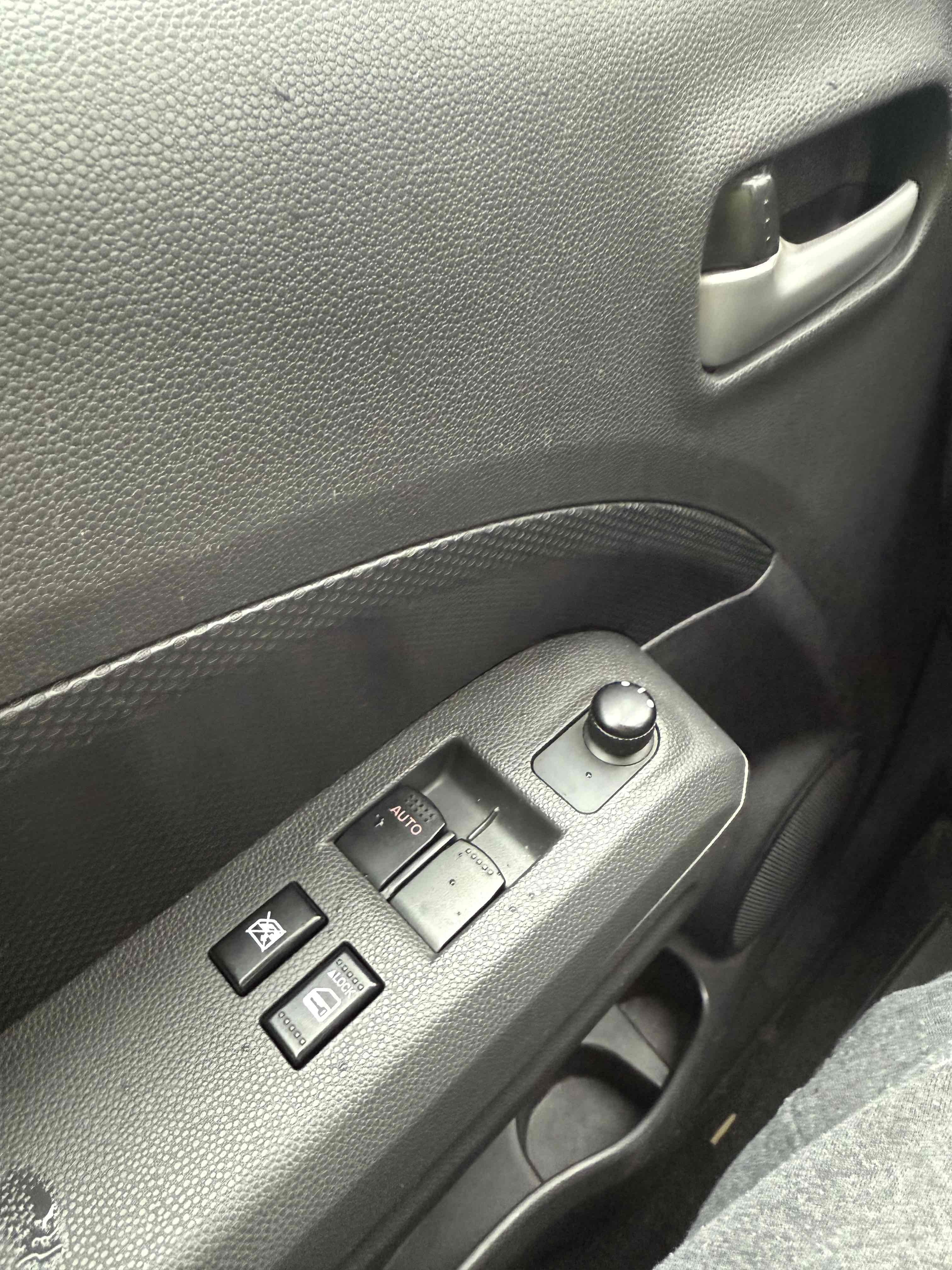 Sort Opel Agila fra 2008