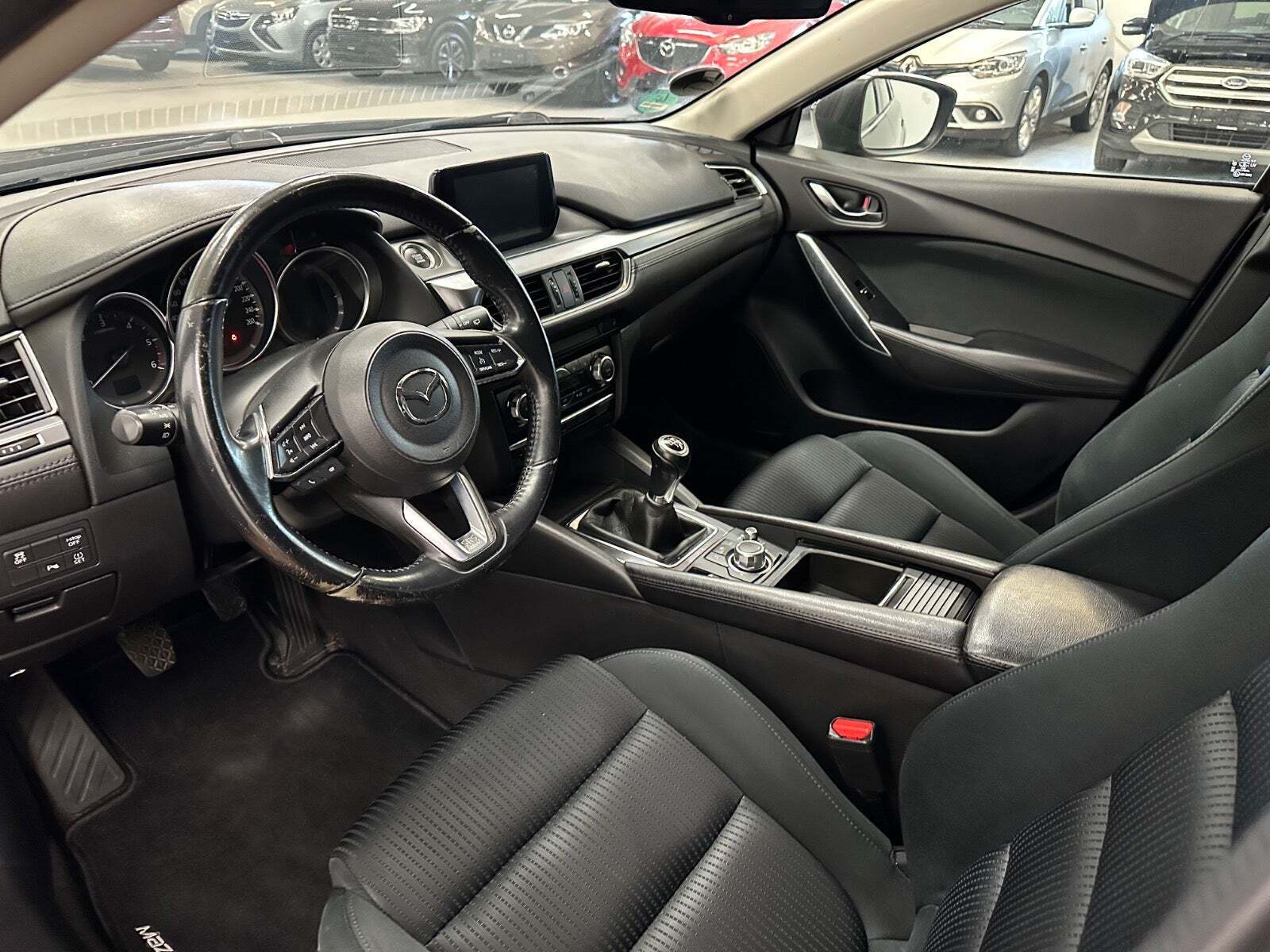 Sort Mazda 6 fra 2016
