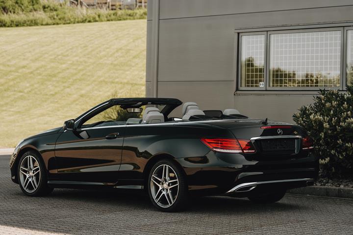 Sort Mercedes E400 fra 2014