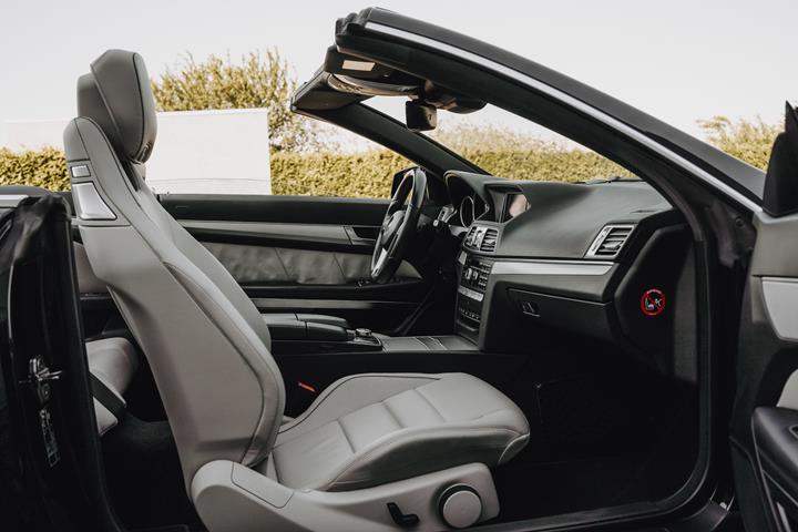 Sort Mercedes E400 fra 2014