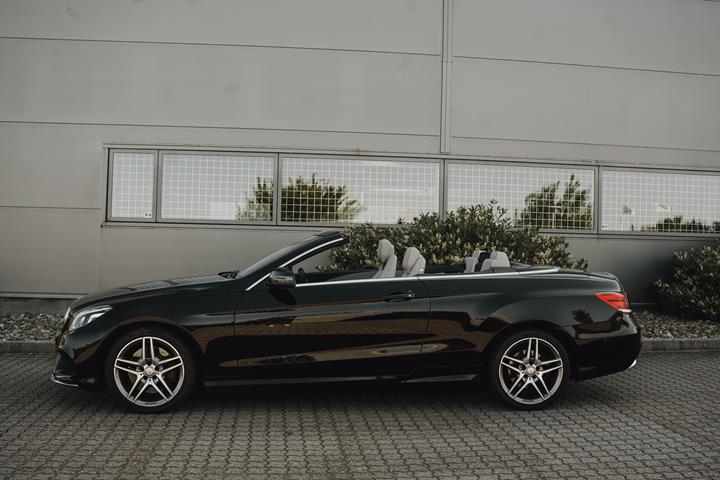 Sort Mercedes E400 fra 2014