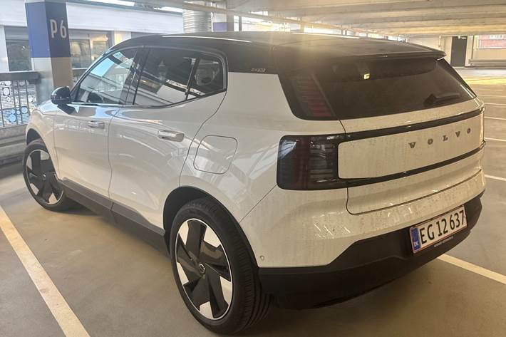Hvid Volvo EX30 fra 2024