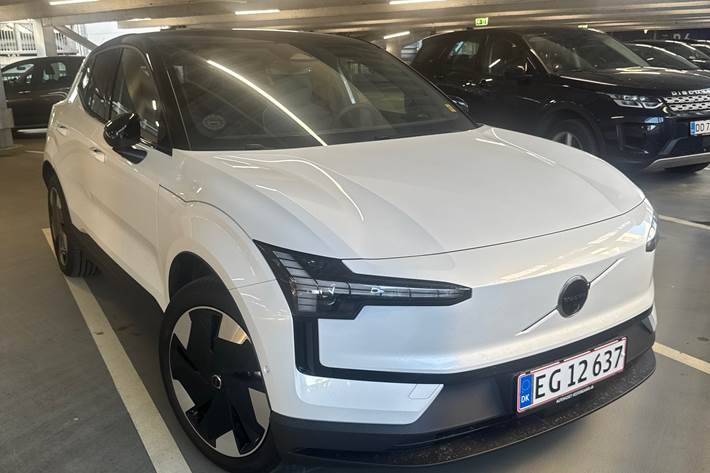 Hvid Volvo EX30 fra 2024
