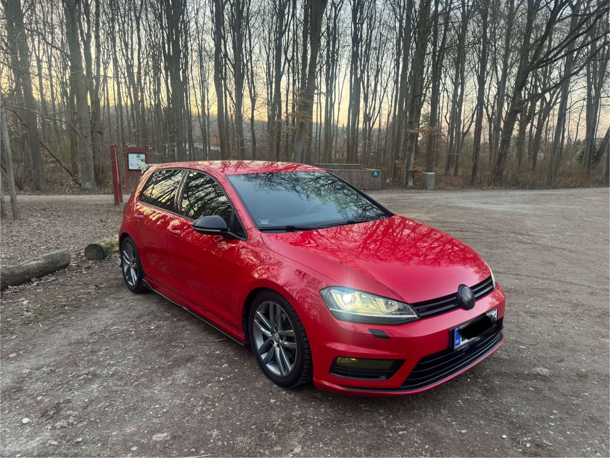 Rød VW Golf fra 2014