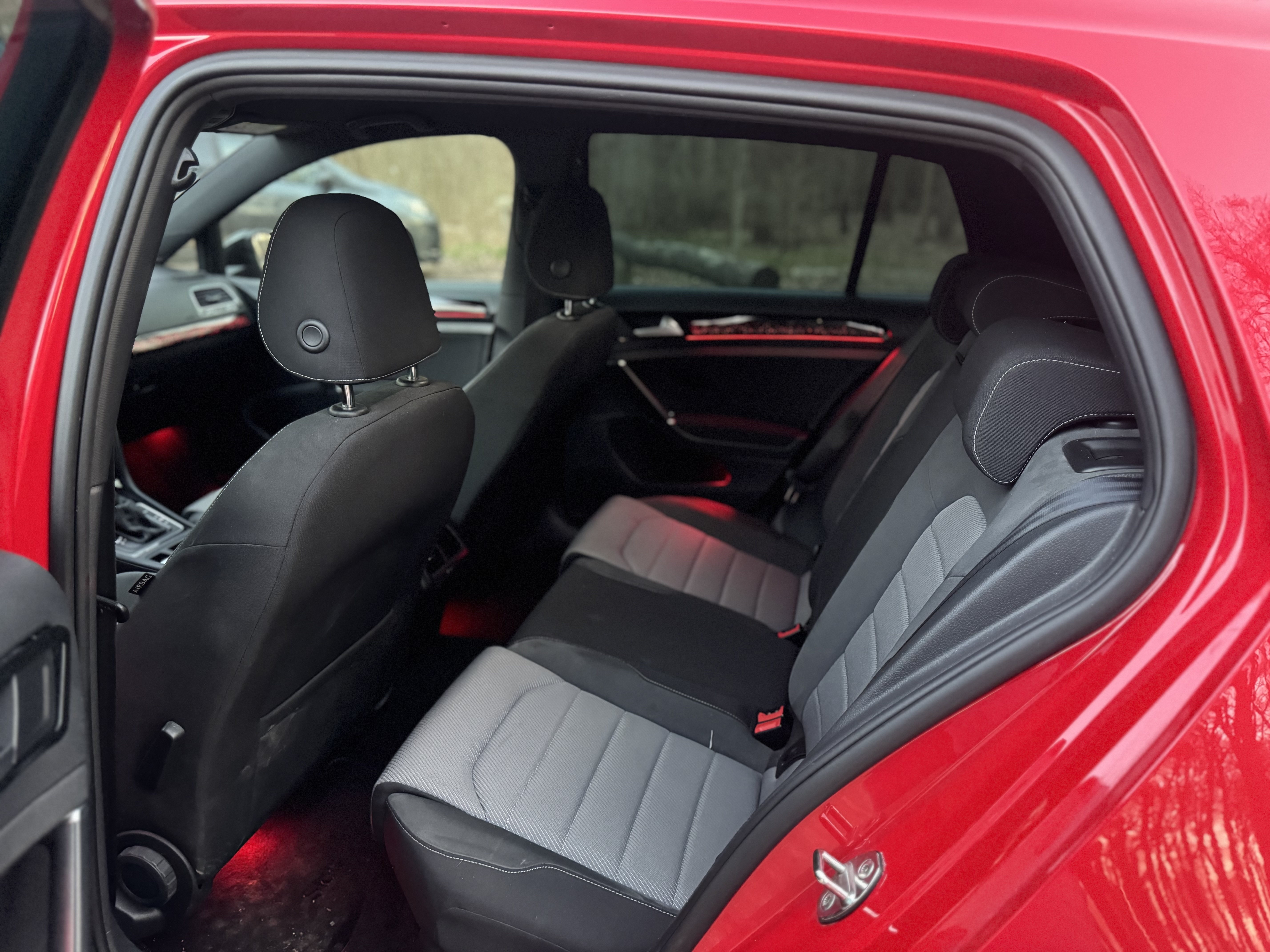Rød VW Golf fra 2014