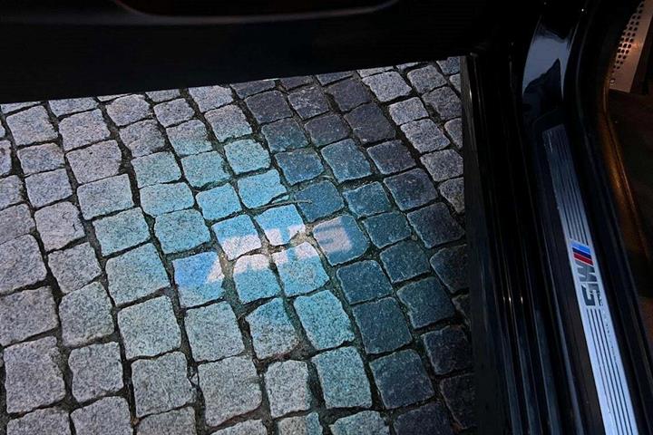 Sort BMW M5 fra 2012 set udefra
