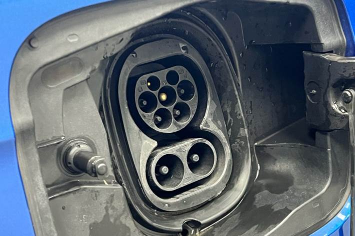 Blå Skoda Enyaq iV fra 2021