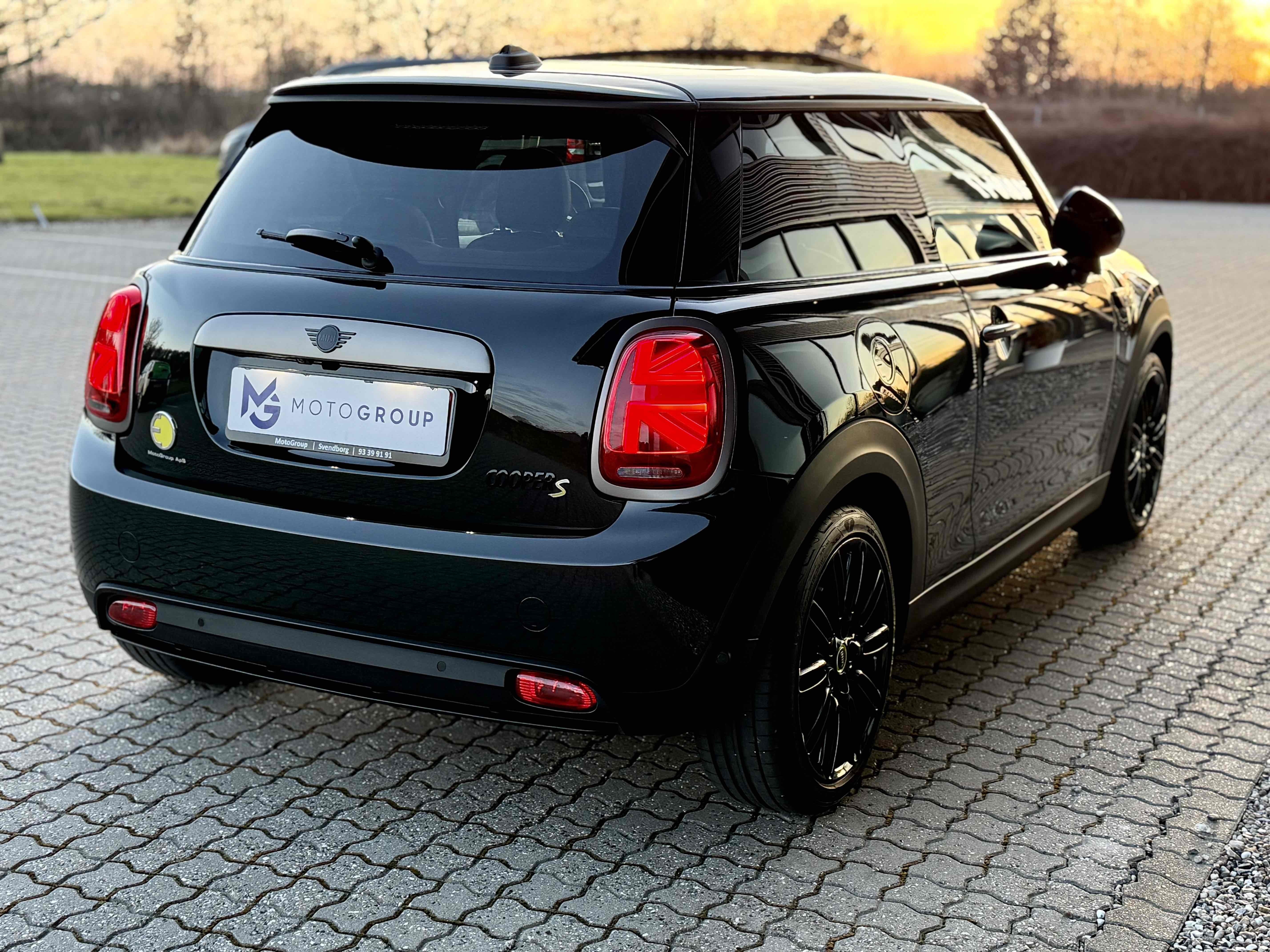 Mini Cooper SE Resolute Edition