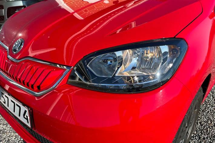 Rød Skoda Citigo-e fra 2020 set udefra