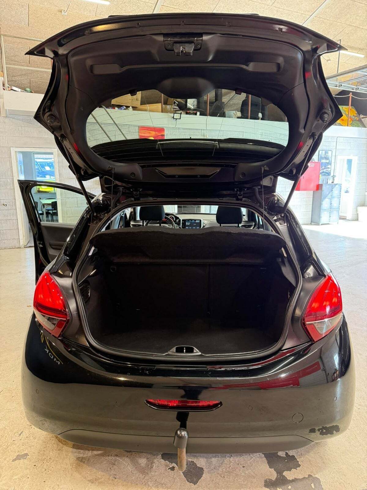 undefined Peugeot 208 fra 2019