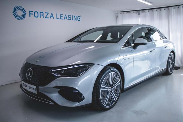 Sølv Mercedes EQE350+ fra 2022