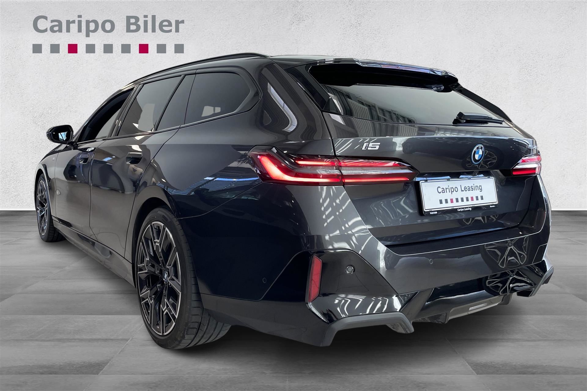 Grå BMW i5 fra 2024