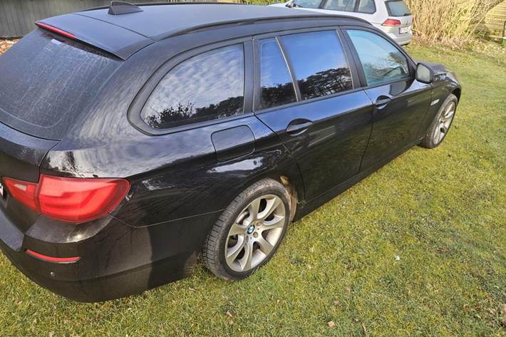 Sort BMW 5-Serie fra 2011